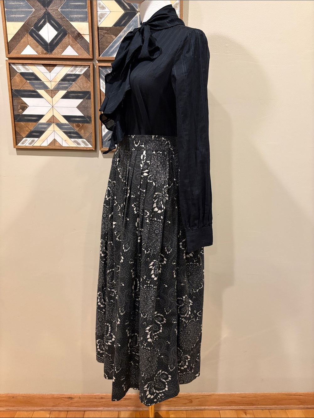 Vintage Ralph Lauren 80s Black and Cream Floral Pleated A-Line Skirt size 6 - Picture 4 of 15